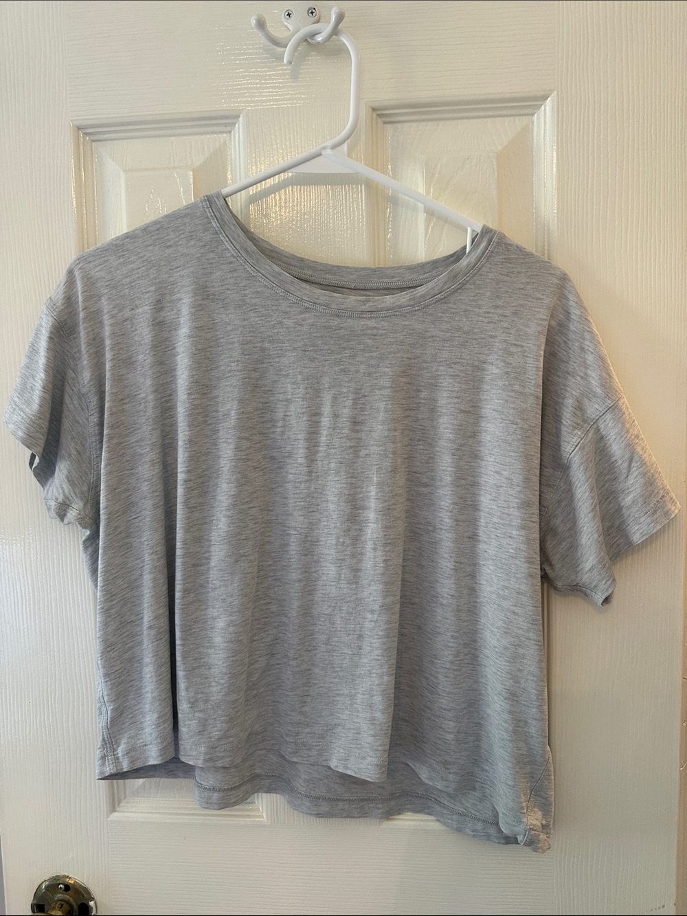 Lululemon Cates T shirt size 8 heather grey